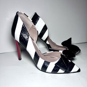 Betsey Johnson Princess Pump 7.5 d'Orsey Style Stiletto Black And White Stripe